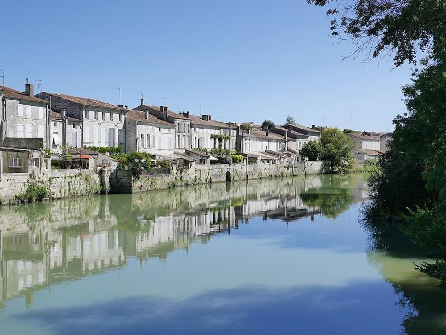 Apartment Le Duplex Du Centre - Ideal Pour Un Sejour Detente ! Saint-Savinien